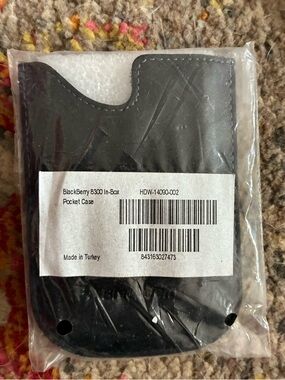 BlackBerry Curve Leather Pocket Case NWT